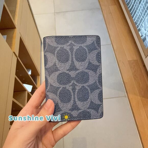 NWT Coach Id Wallet In Signature Canvas CW367, Light Denim / Midnight Navy - Picture 1 of 5